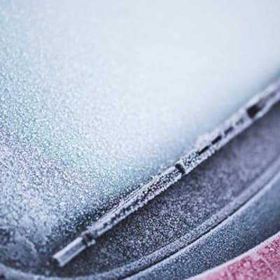  ¡Adiós al hielo en el parabrisas! Trucos infalibles para combatir el frío en Chile