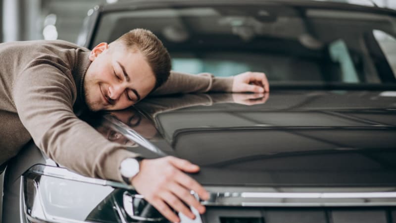 ¿Qué determina el precio del seguro de autos?