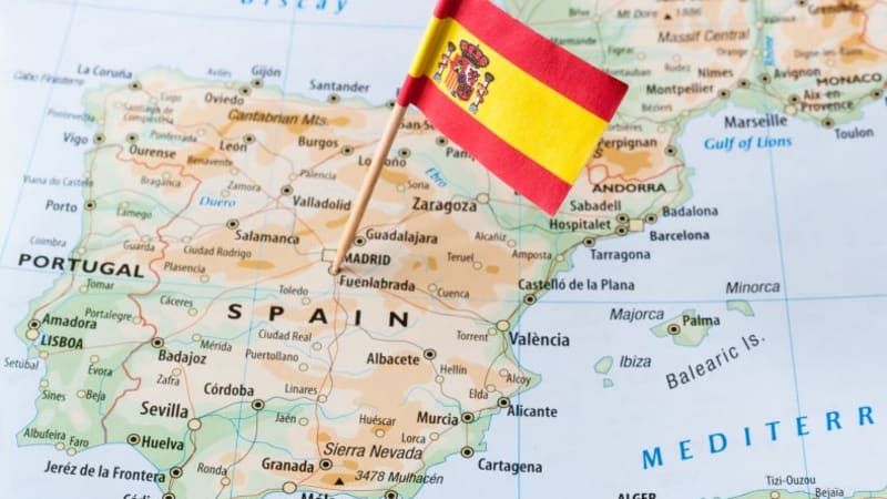 ¡España te espera! Todo lo que necesitas saber para viajar desde Chile