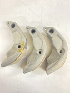 Buy CLUTCH SHOE SET OF 3 SUITABLE FOR YAMAHA RAY / FASCINO OE on  % discount