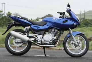 pulsar 220 cc