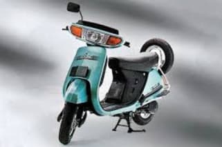 kinetic scooty