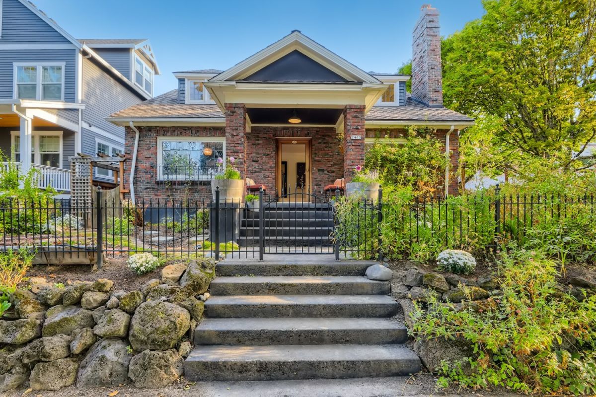 Property Watch: A 1930s Clinker Brick Bungalow in Hosford-Abernethy - Vimarsana News