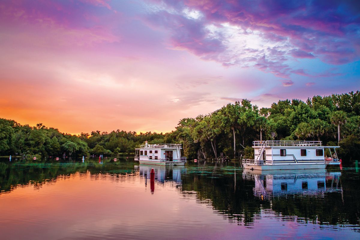 Explore The St Johns River On A Super Comfortable Houseboat Sarasota 
