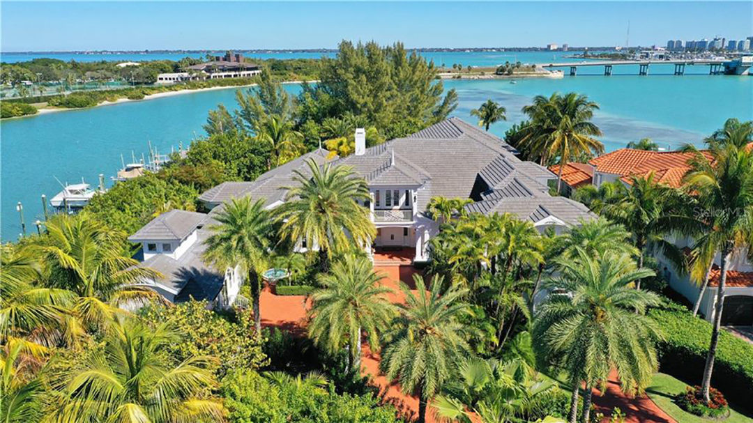 A South Longboat Key Waterfront Estate Sells for 7.9 Million