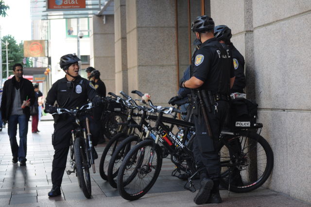 Occupy seattle police 03 zw63a9