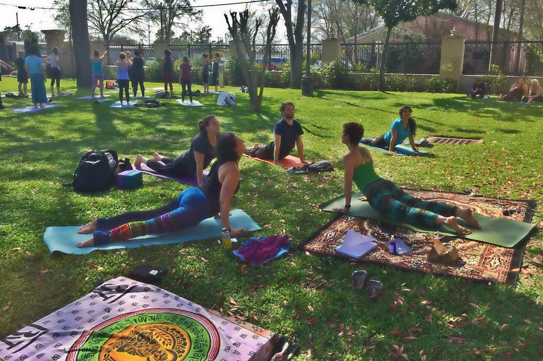 Outdoor yoga tyc lyt0hv