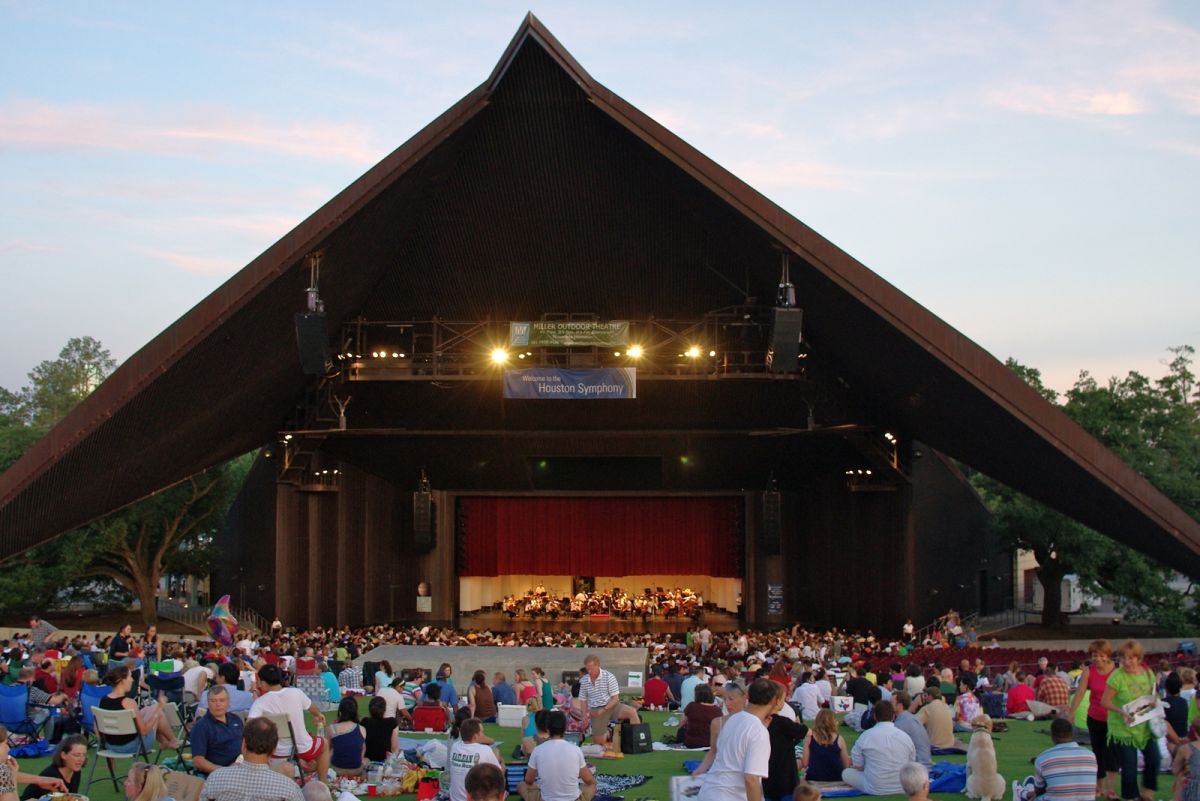 Annual Festival Chicano Heads to Miller Outdoor Theatre Houstonia