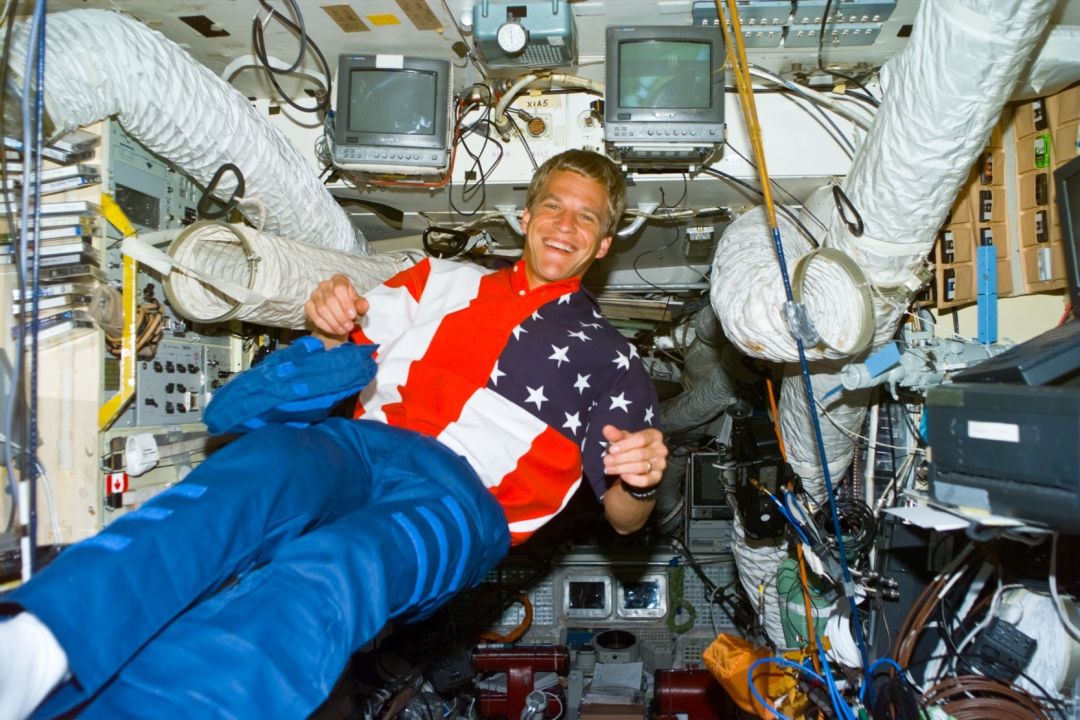 Credit scott parazynski in space usa lkptik
