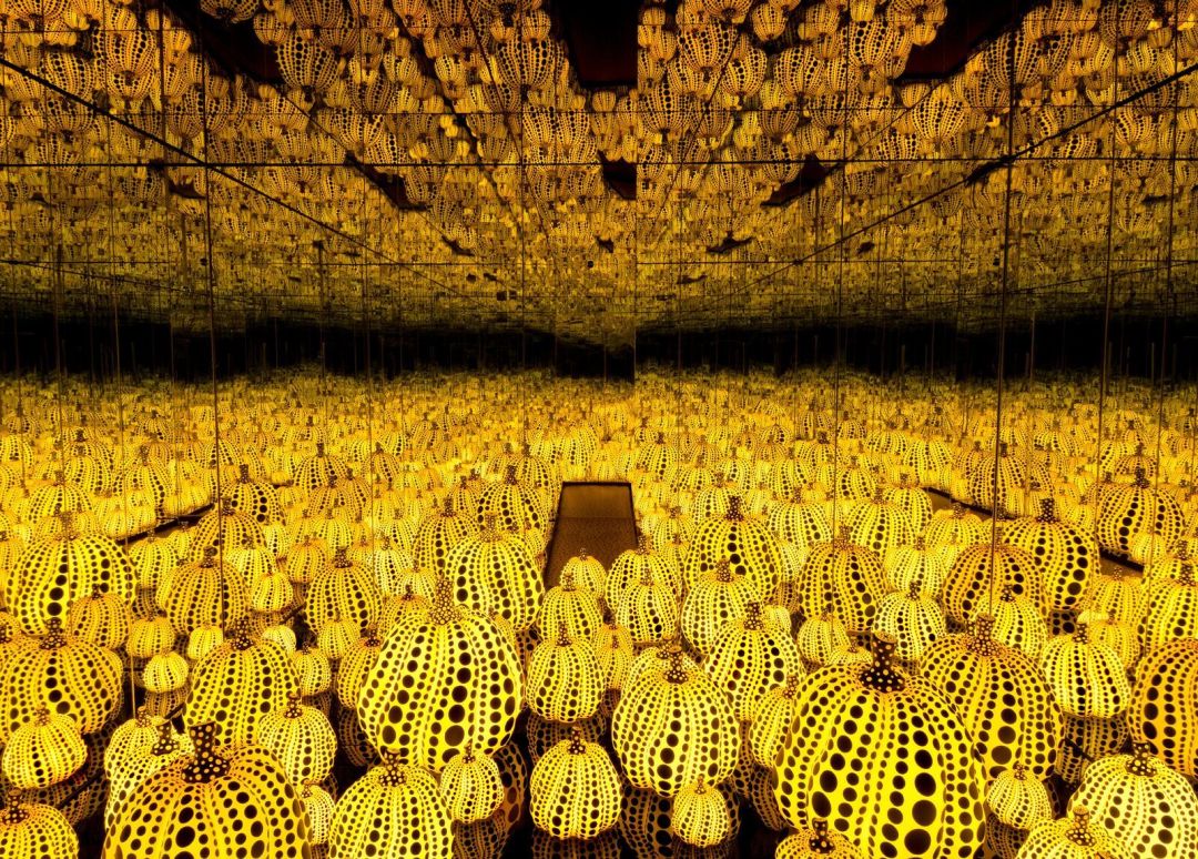 Infinity mirrored room all the eternal love i have for the pumpkins 1 jmerne