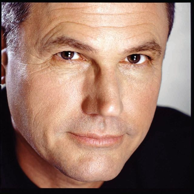 Bestselling Author Robert Crais Returns to the Bookstore that Launched