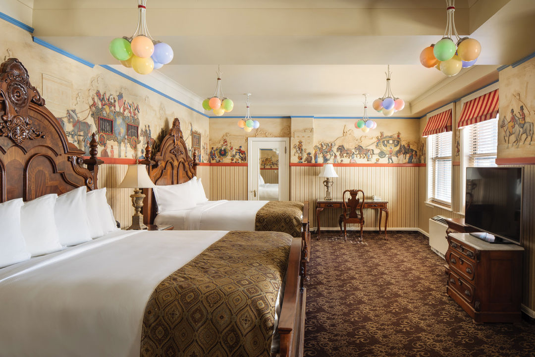 Washington's Greatest Lodges | Seattle Met 3 Circus Room