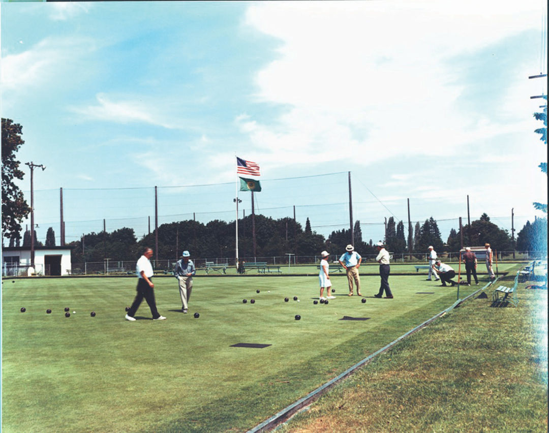 Lawn bowlers o6mzbg