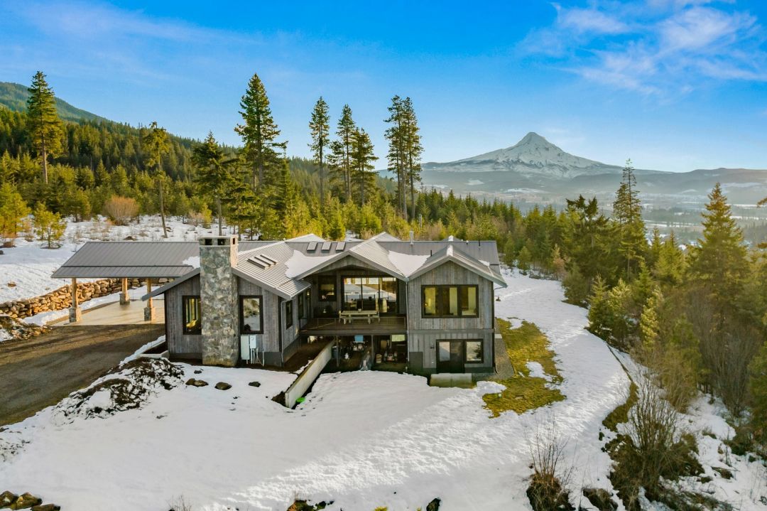Property Watch: An Entertainer's Dream Home near the Gorge - Portland Monthly