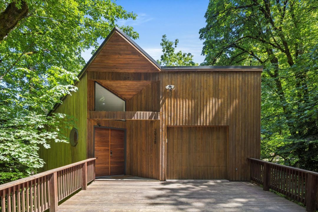 05-2938_SW_Fairmount-5_m0unkm Property Watch: An Architect-Designed Treehouse with Geometric Flair