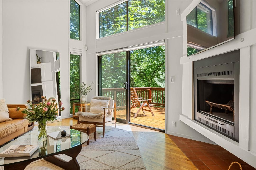 21-2938_SW_Fairmount-21_lo0ozf Property Watch: An Architect-Designed Treehouse with Geometric Flair