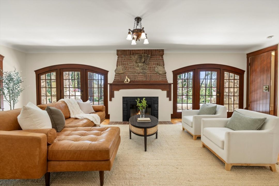 3-49_SW_Briarwood_Rd-25_ocqbhr Property Watch: A Lake Oswego Summer Cottage Gets a Studs-Out Remodel