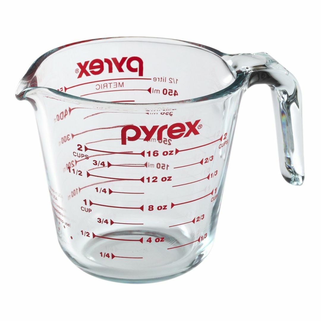 Pyrex liquid measuring cup.