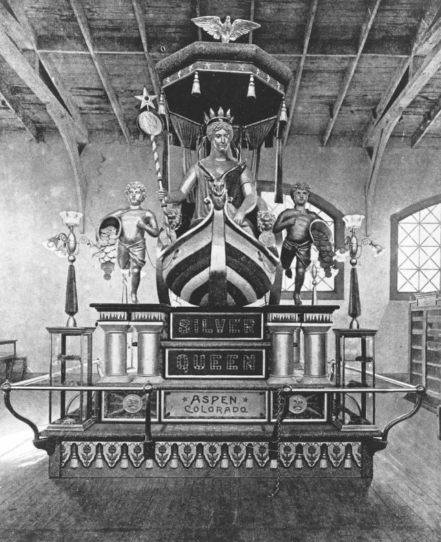 0816 silver queen statue e1xgj6