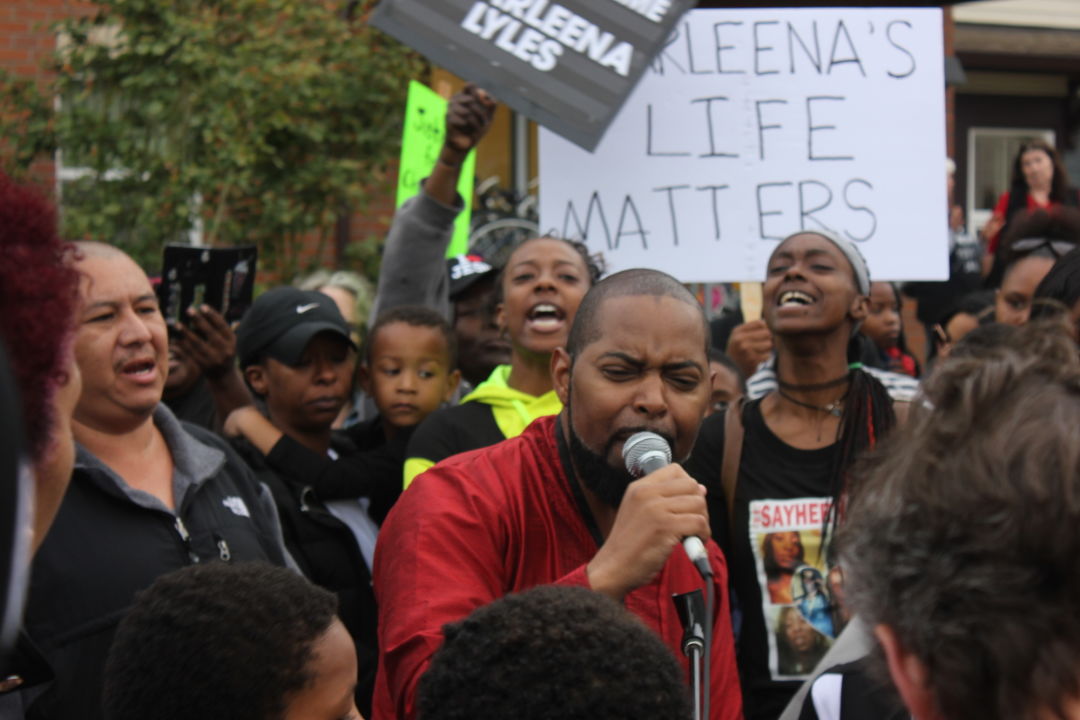 Andre taylor charleena lyles rally family behind brettler family place hayat ivjc2f