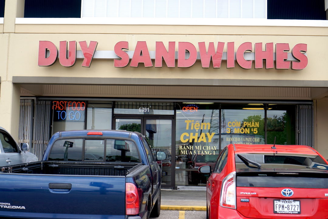 Duy sandwiches sign v640oh