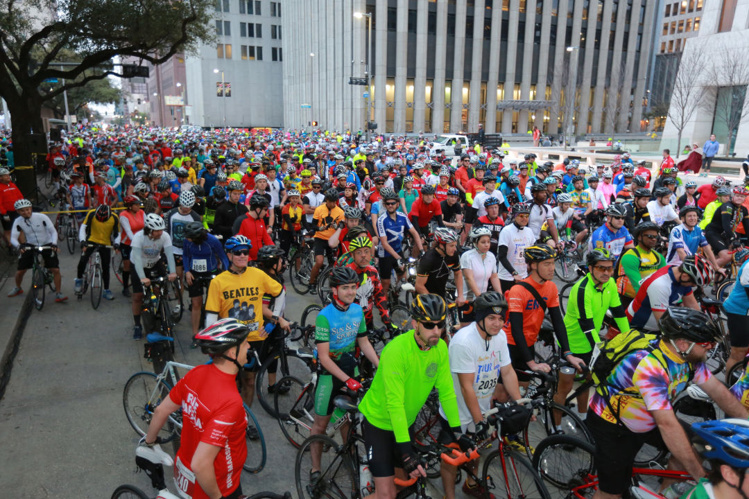 Explore the City Healthfully on the Tour de Houston Houstonia