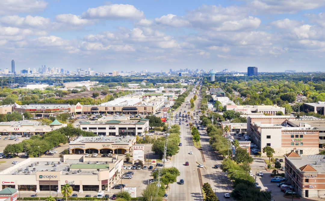 Aerial shot of Bellaire Boulevard stretching towards US 59.