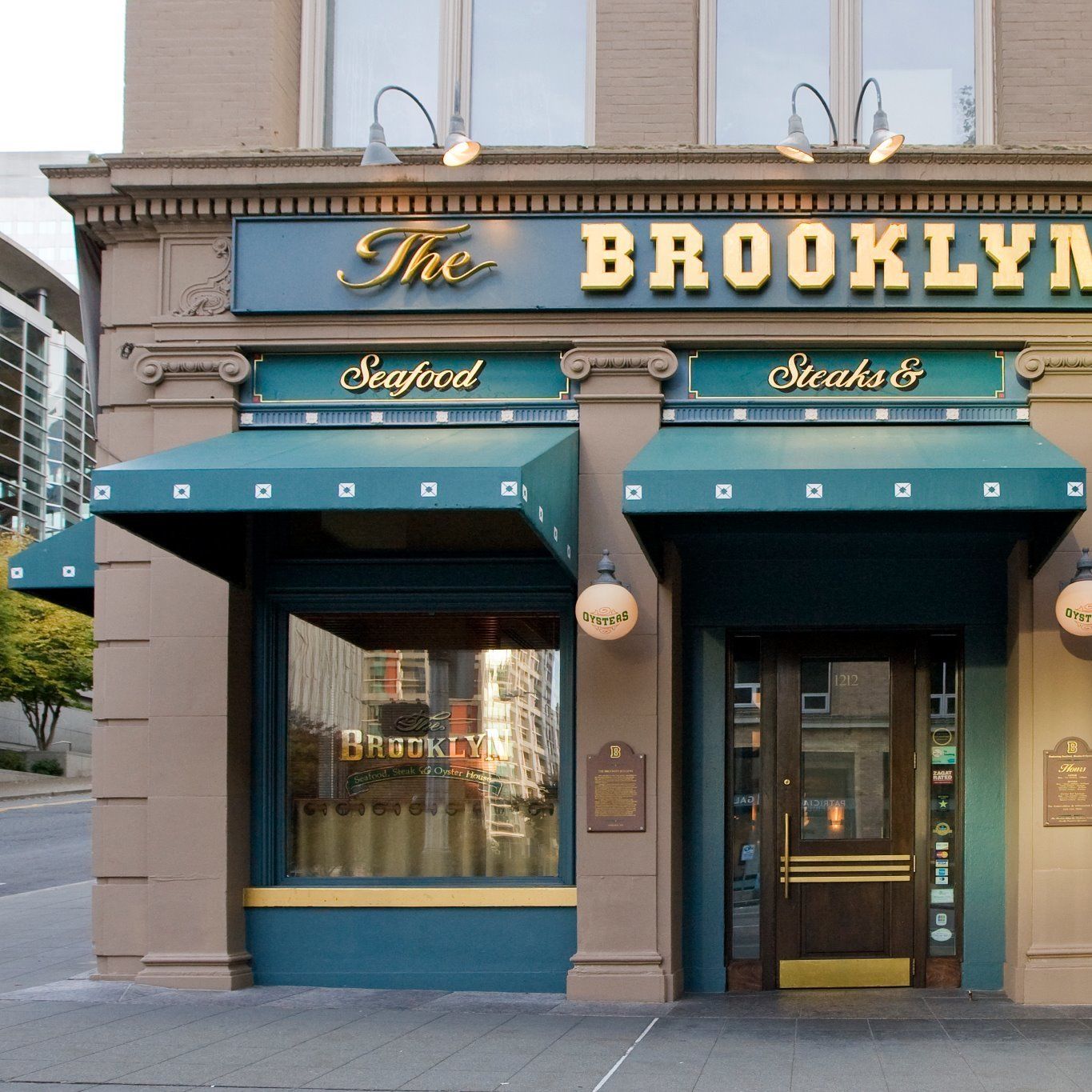 The Brooklyn Seafood Steak And Oyster House Restaurants Seattle Met