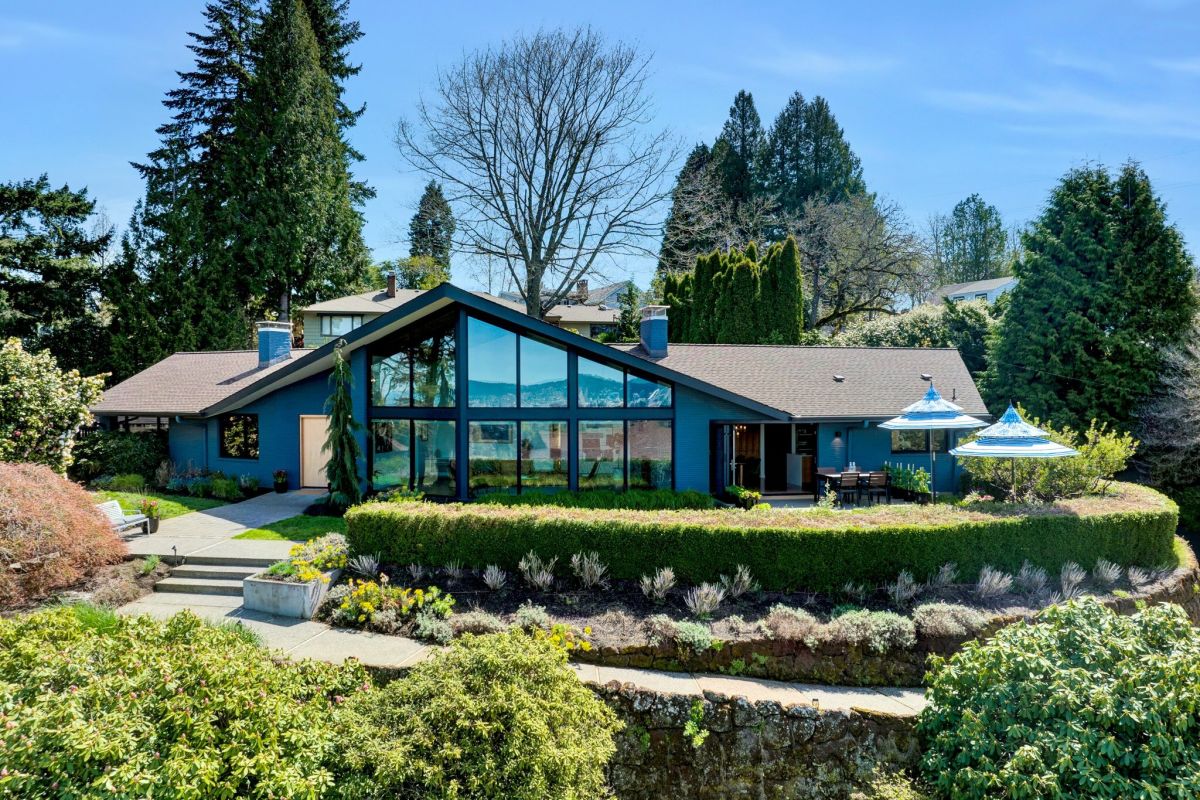 Property Watch Tabor's MostFamed Midcentury Hits the Market