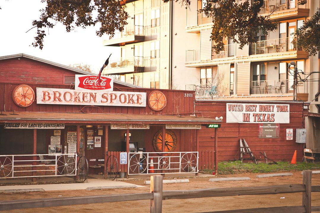 Hou 1116 honky tonk 1 esqc7v