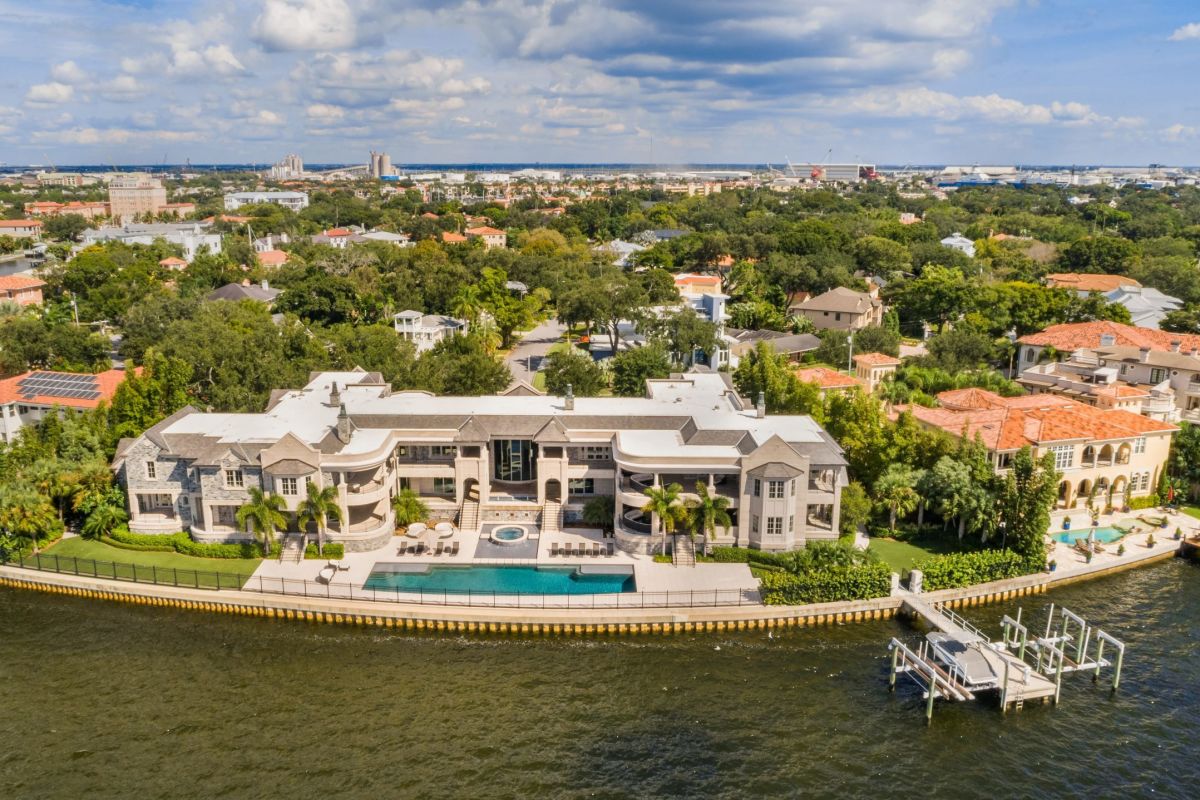 Tom Brady House: Details On Their Miami Home and More!