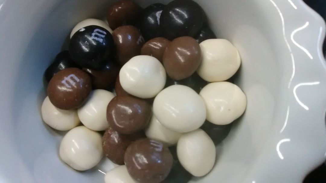 M&M's vs Peanut Butter Cups — vote in candy finals