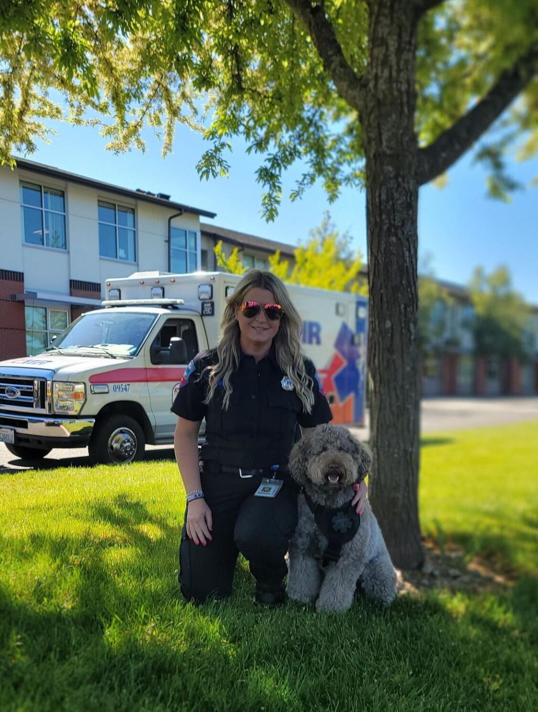 These Canines Are Taking Care of Seattle First Responders 2 Erica and Bella lueuks