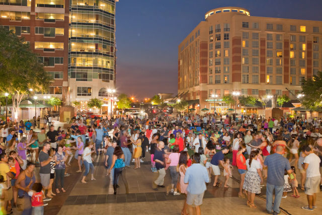 Sugar land town square dancing e5fqc6