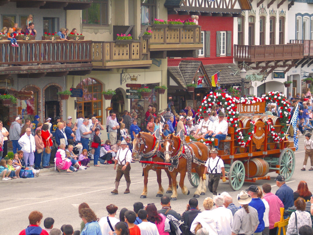 Leavenworth Parade 2024 Becka Klarika