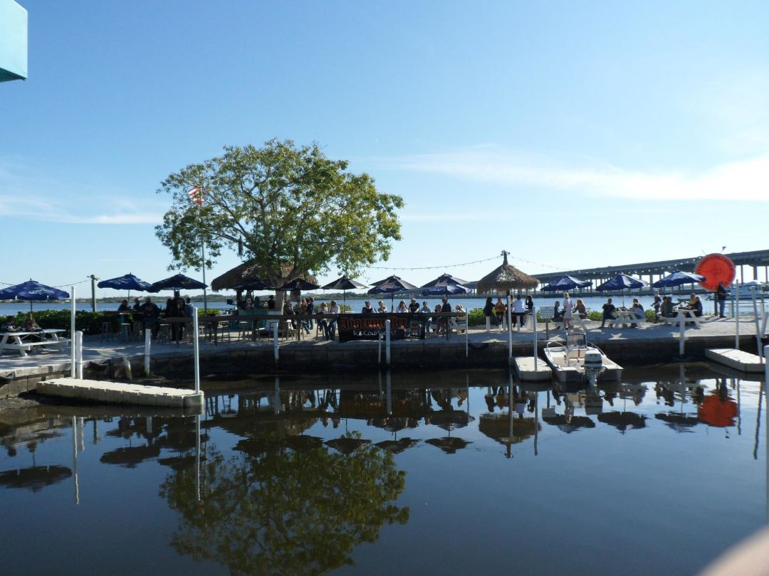 Dining on the Manatee River at Woody's River Roo