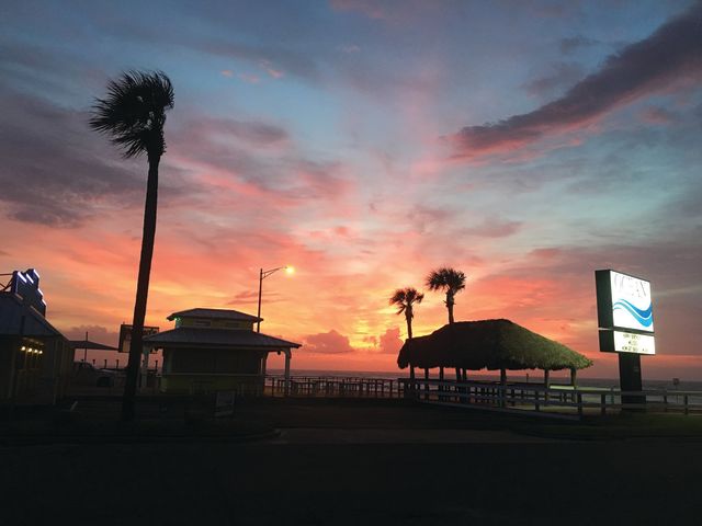 Hou 1116 galveston ocean grill beach bar diard6