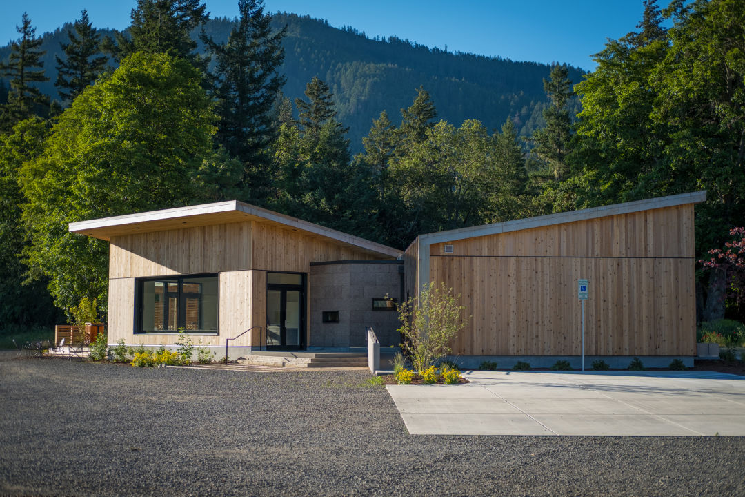 1 cowhorn tasting room 1 bdyvo2