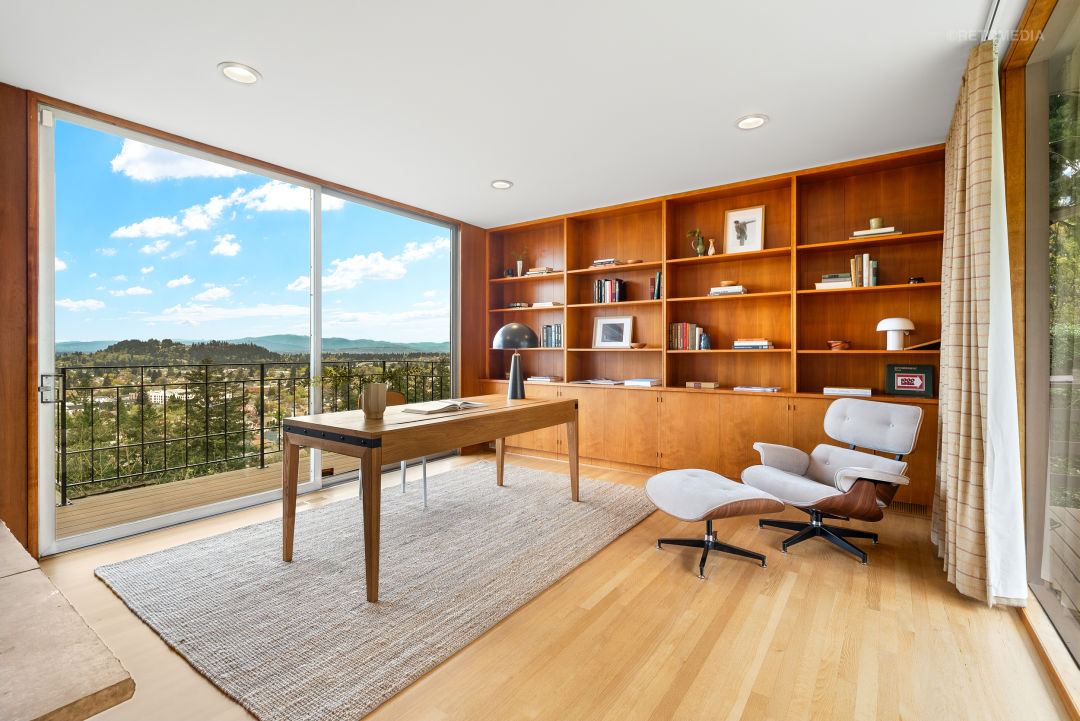 Tabor-craftsman-office_SE_Pine_Ct034_cwkyuk Property Watch: A 1961 Midcentury on Mount Tabor with Marvelous Views