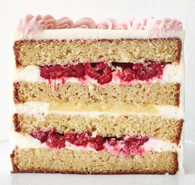 Easy and Creative Cake Decorating Ideas - Dutch Apron® Bakery