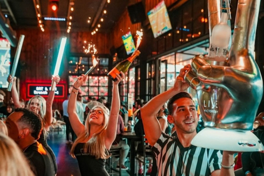 march-madness-watch-parties-in-houston-2023-kirby-ice-house-upper