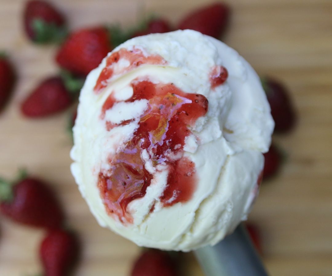 Celery root strawberry celery leaf jam 3 tu23jq