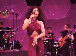 Selena dancing sqefew