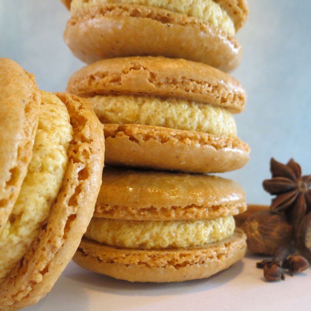 Uepumpkinmacaron aosrtl