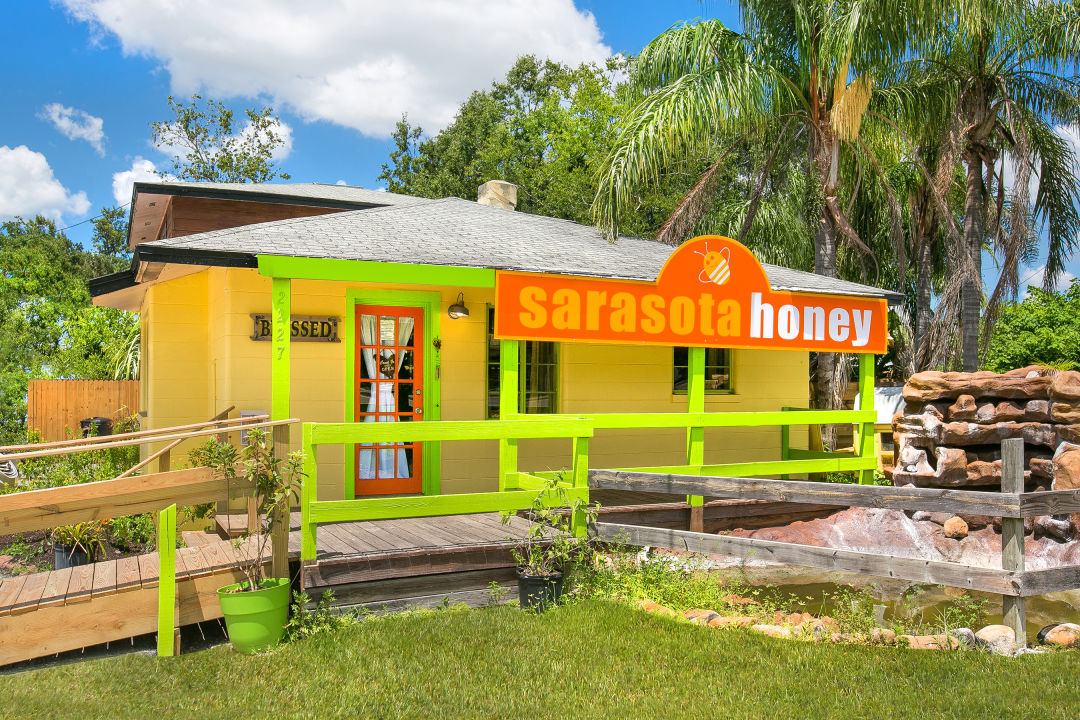 Sarasota Honey Company's University Parkway storefront