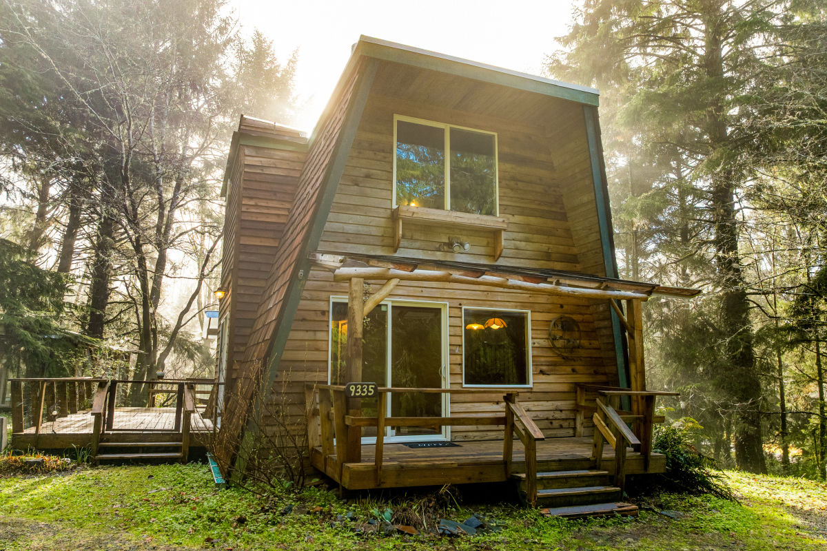 Property Watch: A Cozy Flat-Top A-Frame in Rockaway Beach