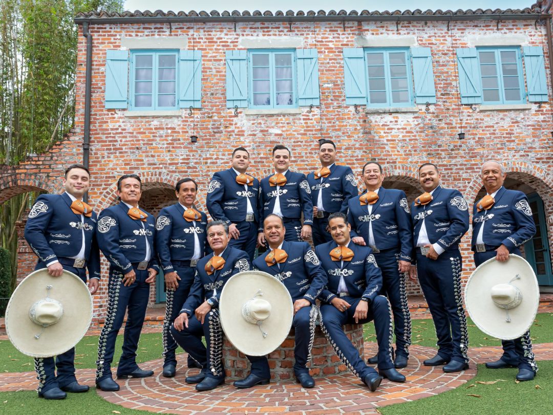 Picture of the members of Mariachi Cobre