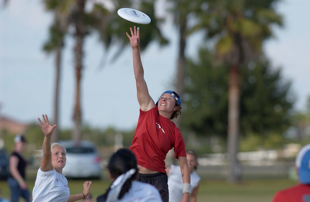 Ultimate Frisbee Takes Off - The New York Times