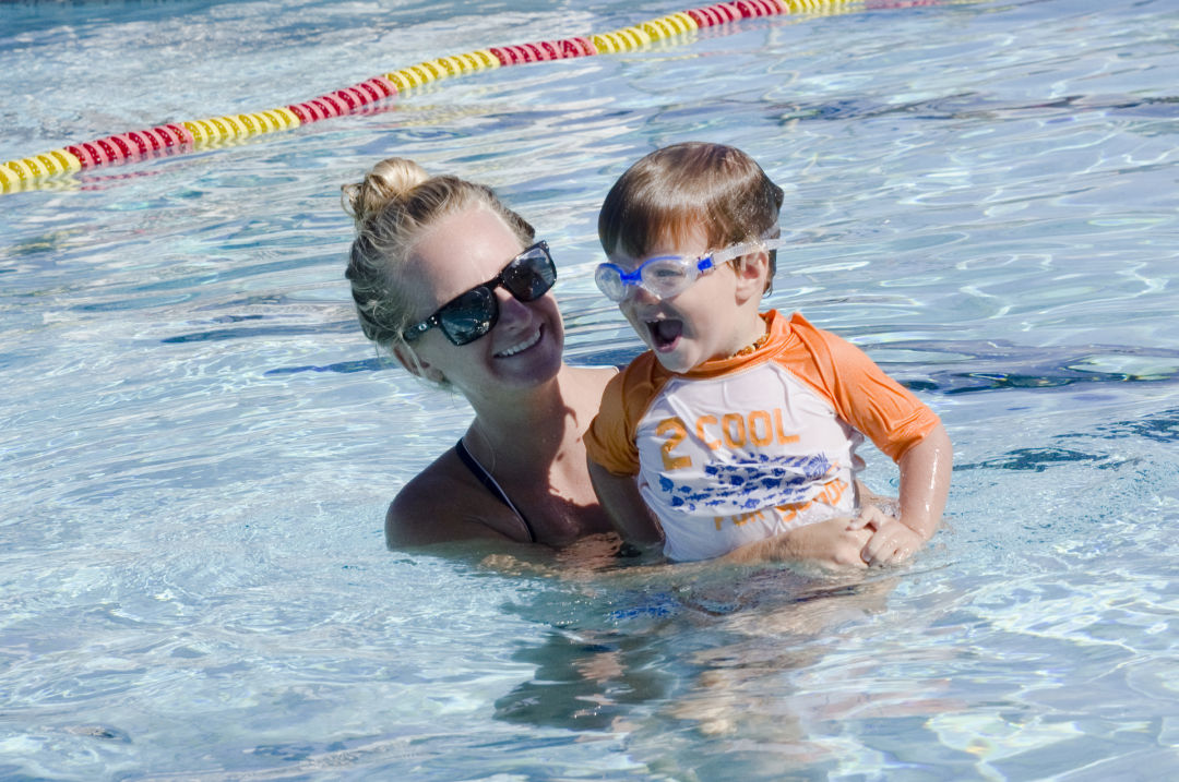 Swim lessons bg1zwq