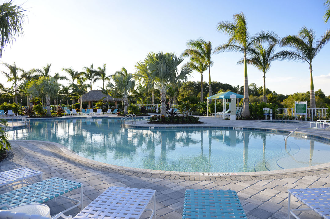 Boca royale resort style pool  cowt6r